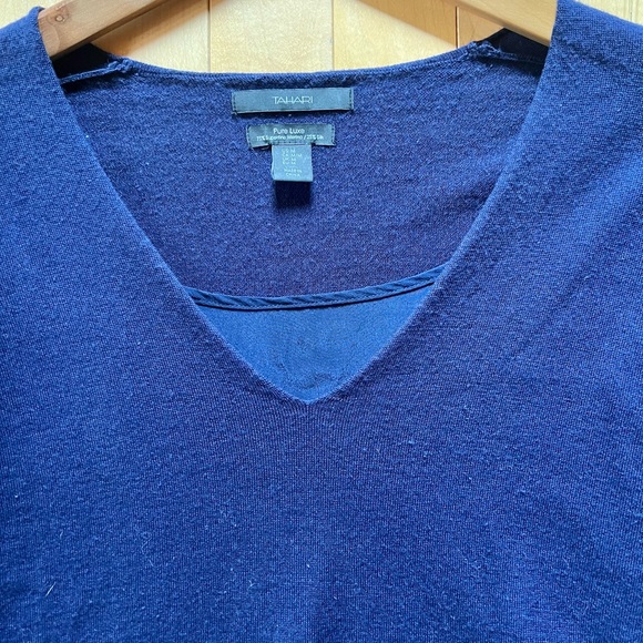 Tahari Navy Blue Merino and Silk sweater - Picture 3 of 5